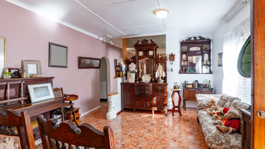 5 Bedroom Property for Sale in Denver Park Western Cape